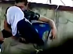 Videó fiú nyeri a po ...