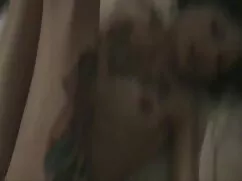 Két fiatal lány, a s ...