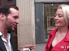 Egy szexi cserzett d ...