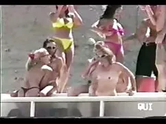 Pornó videók neki, h ...