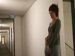 A fiú megvárta, amíg ...
